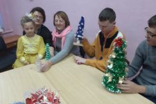Новогоднее заседание клуба «Огонёк» для детей-инвалидов и их родителей в Красносельском районном ЦТДиМ